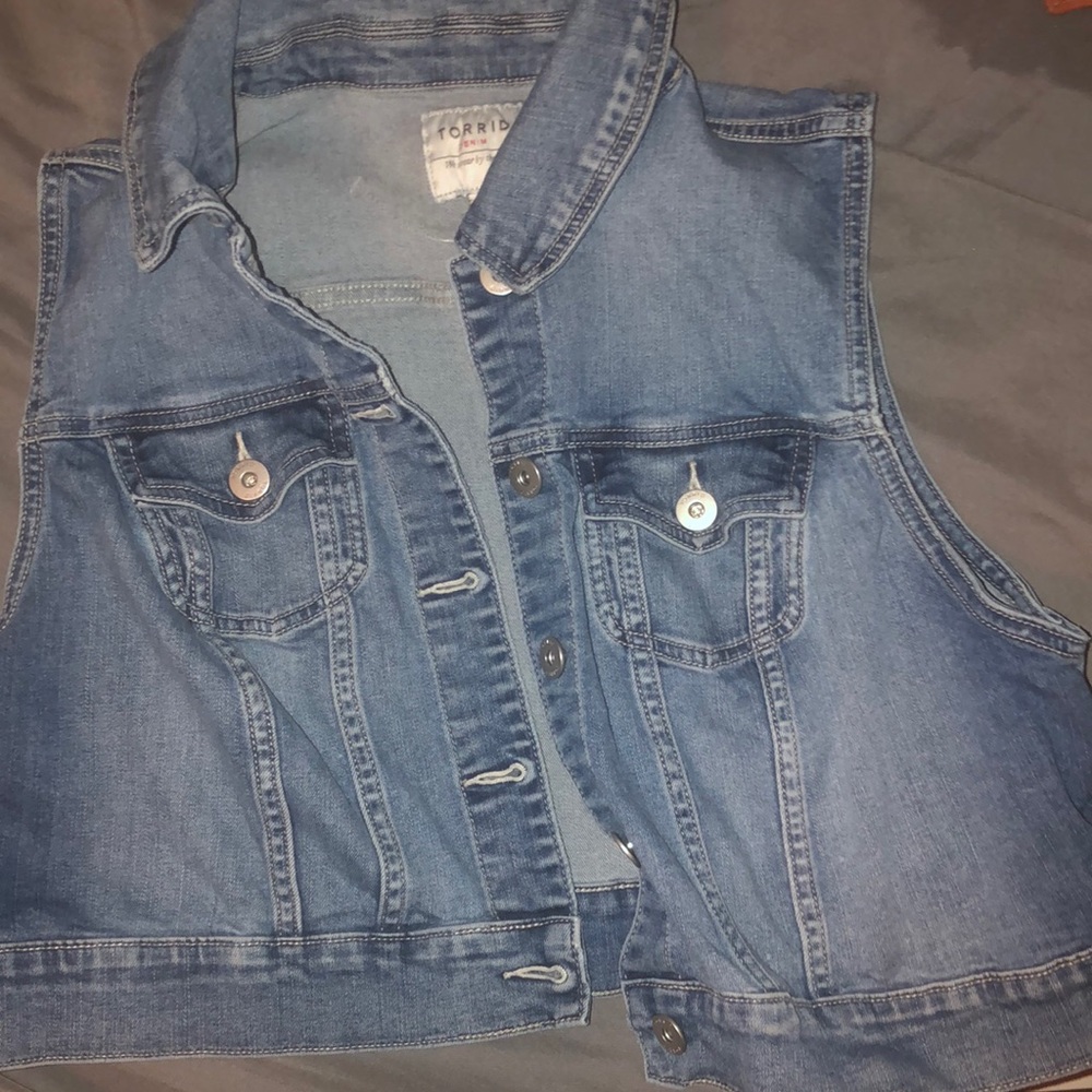 Denim light wash vest from Torrid